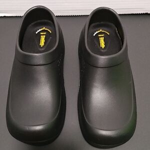 Black TredSafe Clogs